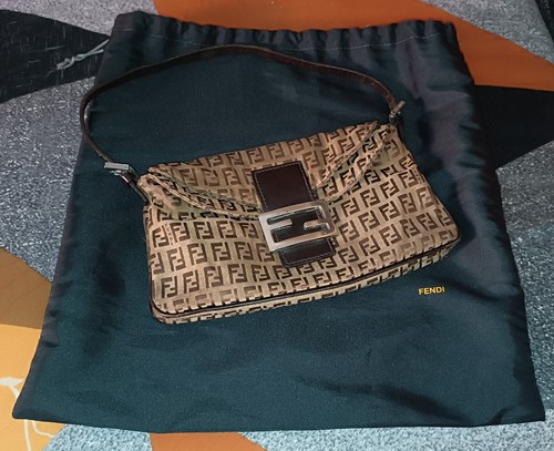 Fendi mamma baguette black - fendi,